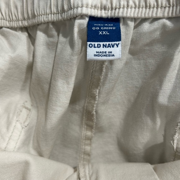 Old Navy Cream Chino Pants - Picture 9 of 10